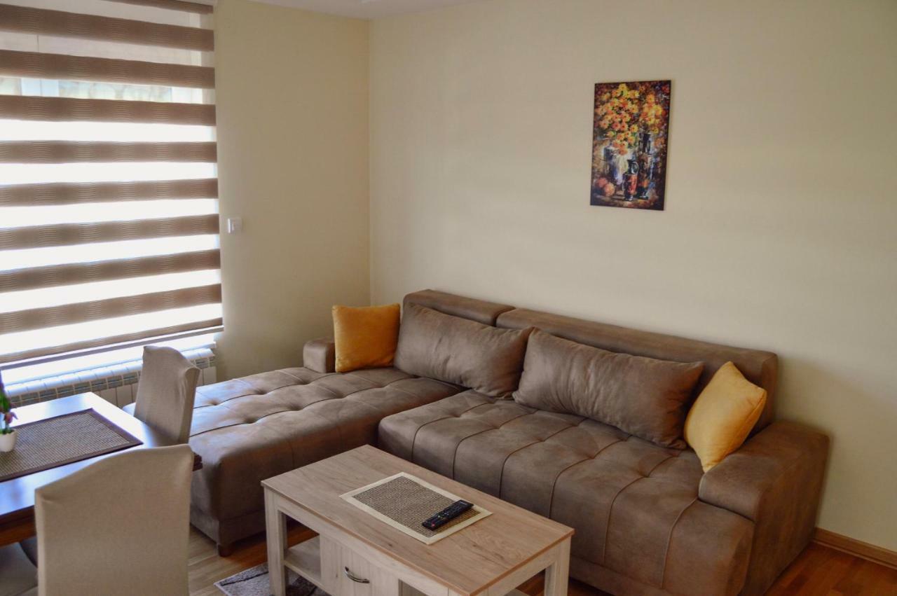 Apartman Bozur ซลาตีบอร์ ภายนอก รูปภาพ