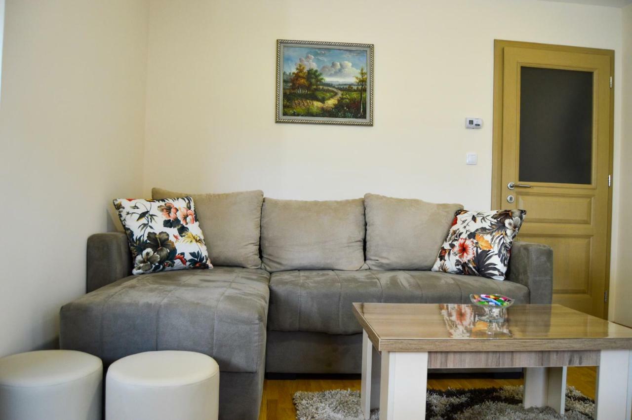 Apartman Bozur ซลาตีบอร์ ภายนอก รูปภาพ
