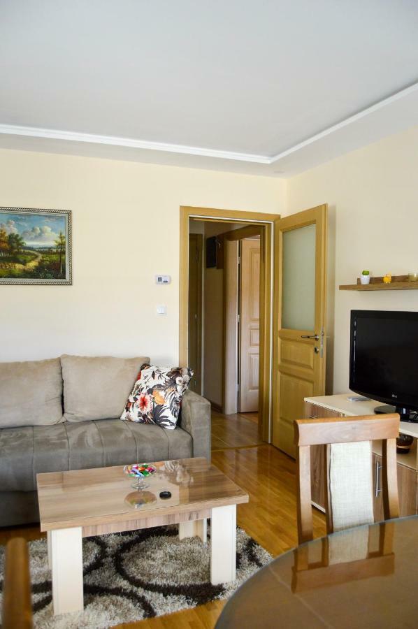 Apartman Bozur ซลาตีบอร์ ภายนอก รูปภาพ