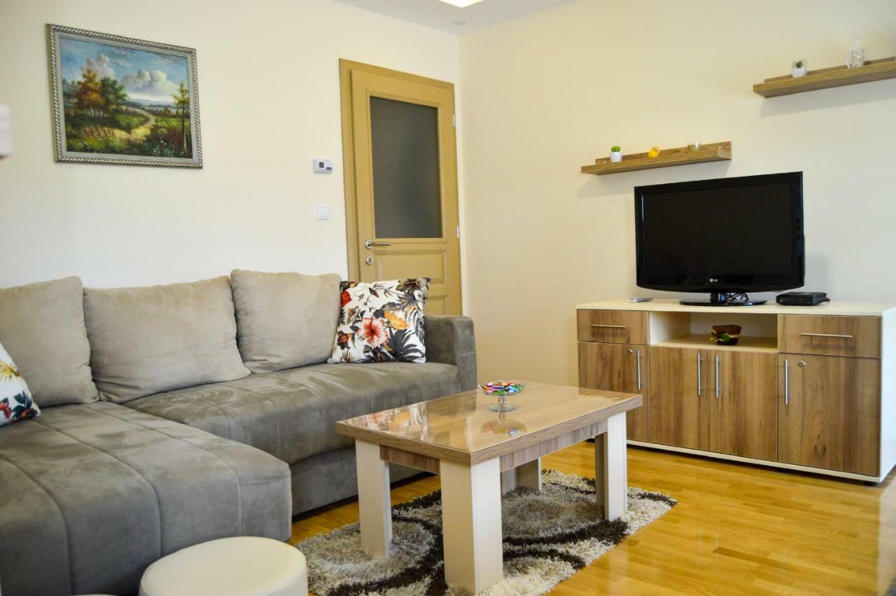 Apartman Bozur ซลาตีบอร์ ภายนอก รูปภาพ
