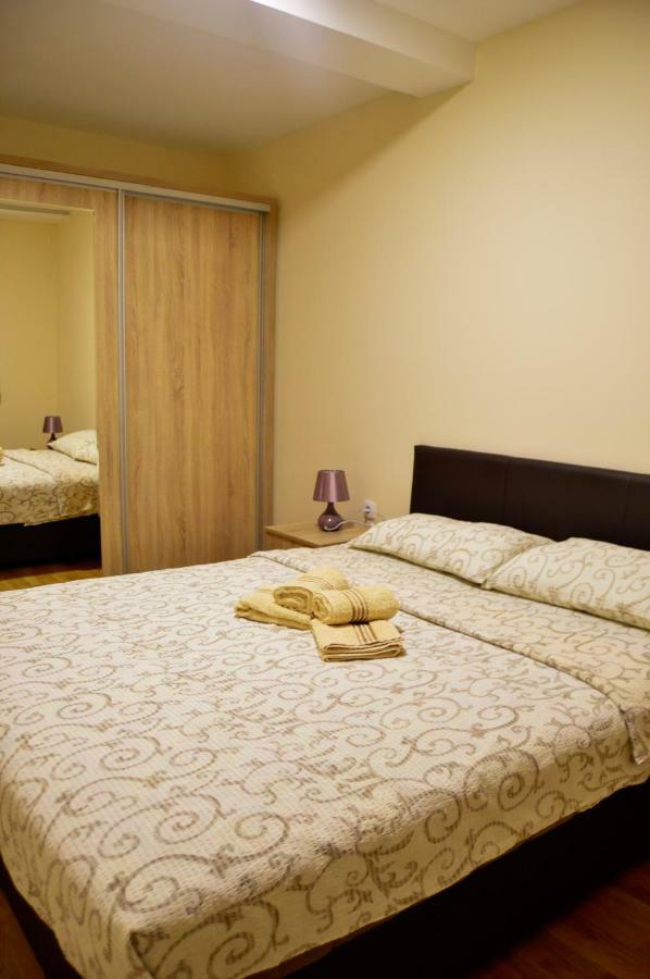 Apartman Bozur ซลาตีบอร์ ภายนอก รูปภาพ